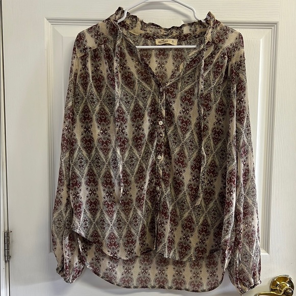 Hollister NWOT Elegant Paisley Print Blouse - Picture 1 of 4